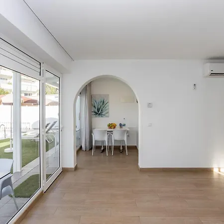 Lightbooking Alemania Piscina Privada